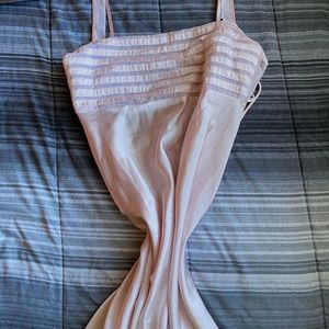 cute y2k silk dress
size medium but can fit a small